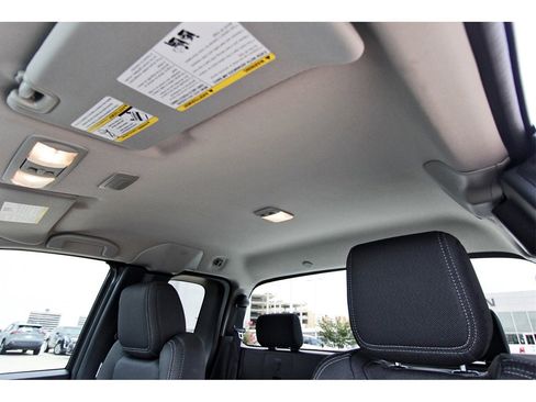 Certified 2024 Nissan Frontier SV w/ Technology Package image 28