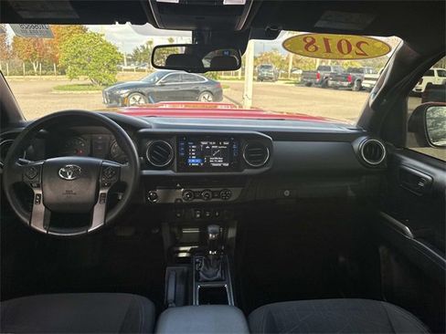 Used 2018 Toyota Tacoma TRD Sport image 16