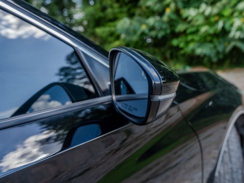Used 2018 Honda Accord Touring image 12