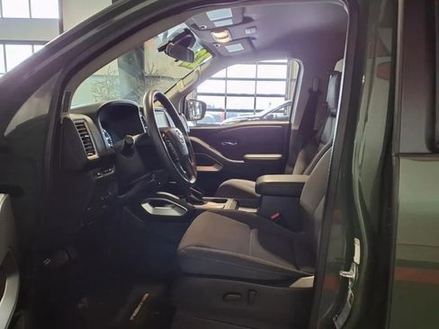 Used 2022 Nissan Frontier SV w/ Technology Package AWD/4WD image 19