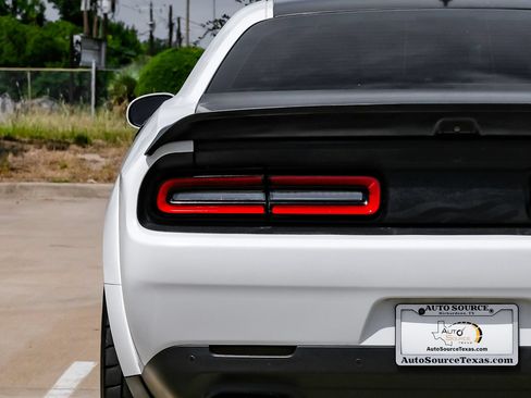 Used 2019 Dodge Challenger SRT Hellcat Redeye RWD image 38