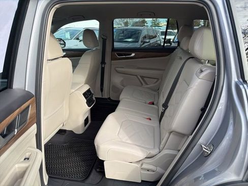 Used 2025 Volkswagen Atlas SE image 20