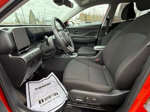 Used 2024 Hyundai Kona SEL image 11