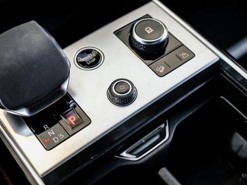 Used 2023 Land Rover Range Rover Long Wheelbase Autobiography image 54