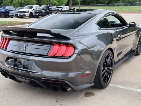 Used 2020 Ford Mustang Shelby GT500 w/ Technology Package RWD image 3