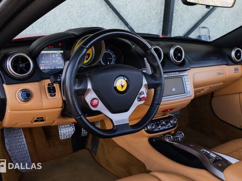 Used 2010 Ferrari California RWD image 3