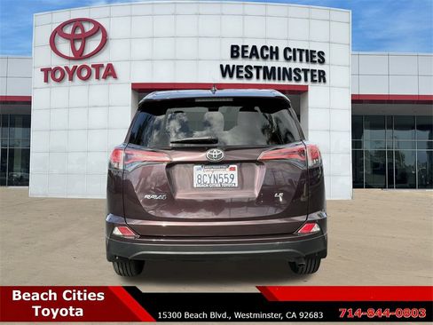 Used 2018 Toyota RAV4 LE image 10