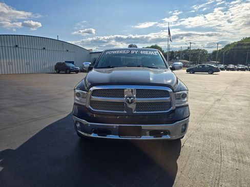 Used 2015 RAM 1500 Laramie w/ Convenience Group AWD/4WD image 2