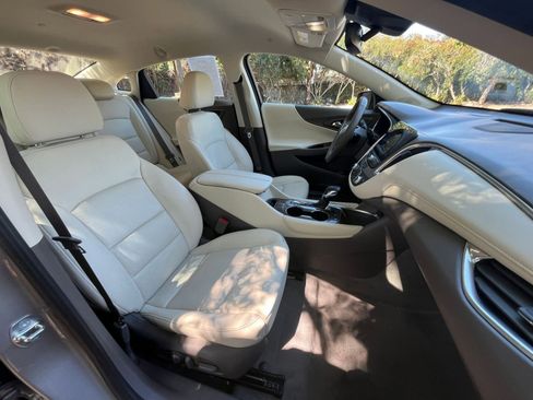 Used 2024 Chevrolet Malibu LT image 36