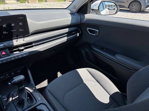 Used 2025 Kia K4 FWD image 35