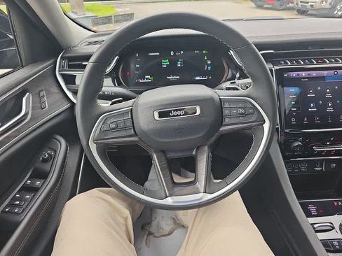 Used 2024 Jeep Grand Cherokee Limited 4xe image 18