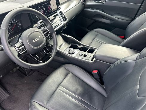 Certified 2023 Kia Sorento EX AWD/4WD image 11