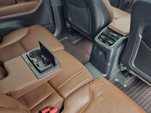 Certified 2024 Volvo XC90 T8 Plus w/ Protection Package image 16