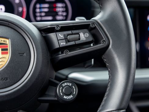 Certified 2025 Porsche Cayenne S image 32