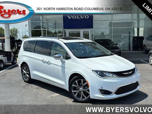 Used 2018 Chrysler Pacifica Limited w/ Tire & Wheel Group FWD image 1