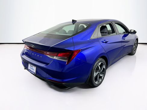 Used 2023 Hyundai Elantra SEL w/ Convenience Package image 5
