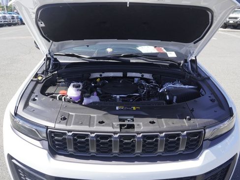 New 2026 Jeep Grand Cherokee Altitude image 28