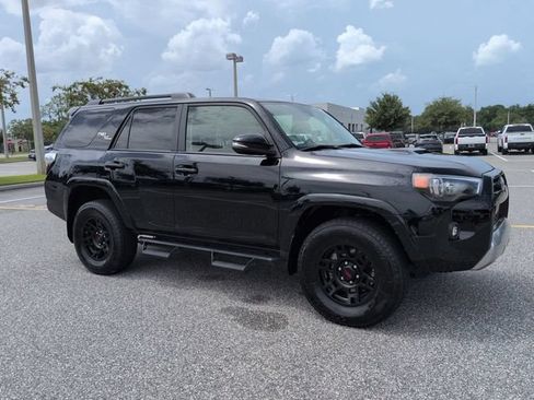 Certified 2023 Toyota 4Runner TRD Off-Road Premium w/ Moonroof Package AWD/4WD image 2