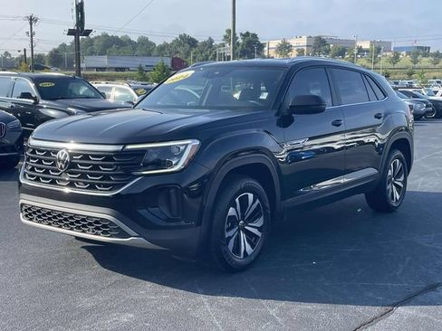 Certified 2024 Volkswagen Atlas Cross Sport SE FWD image 3
