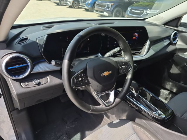 Used 2025 Chevrolet Trax LT w/ LT Convenience Package FWD image 15