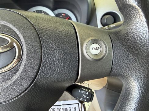 Used 2011 Toyota RAV4 2WD w/ Base L4 Extra Value Pkg image 9