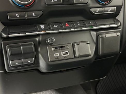 Used 2020 Chevrolet Silverado 2500 LTZ image 28