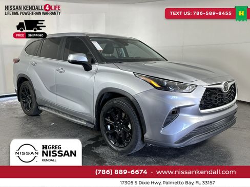 Used 2024 Toyota Highlander LE image 2