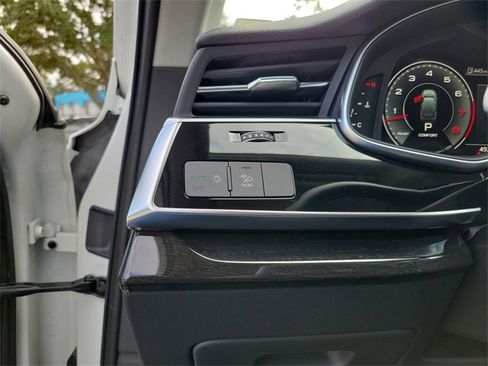 Used 2024 Audi Q7 3.0T Premium Plus image 15