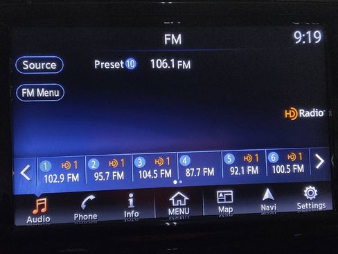 Used 2018 Nissan Murano SV image 25