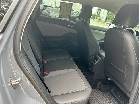 Certified 2024 Volkswagen Taos SE FWD image 35
