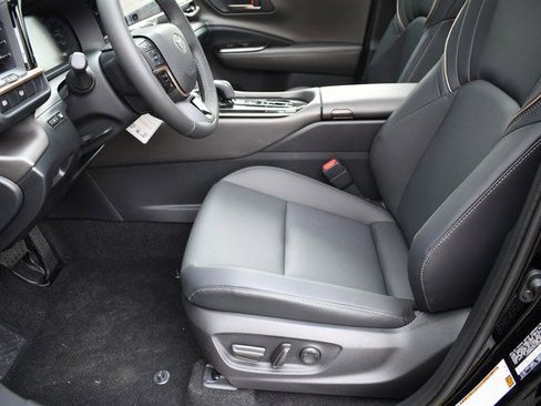 New 2026 Toyota Crown Nightshade image 7