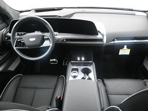 New 2026 Cadillac Vistiq Platinum w/ LPO, Floor Liner Package image 14