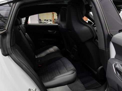 Used 2024 Audi e-tron GT Prestige image 37