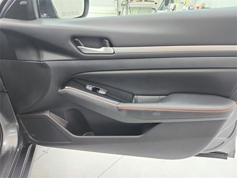 Used 2025 Nissan Altima 2.5 SR image 36