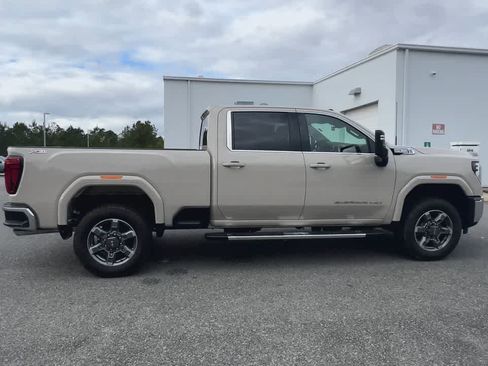 New 2026 GMC Sierra 2500 SLE w/ SLE Value Package; image 9