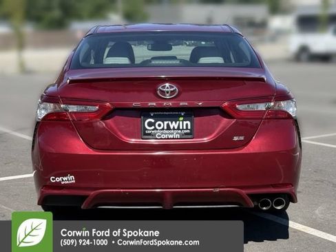 Used 2018 Toyota Camry SE w/ Moonroof Package FWD image 16