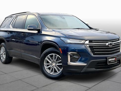 Used 2023 Chevrolet Traverse LT image 2