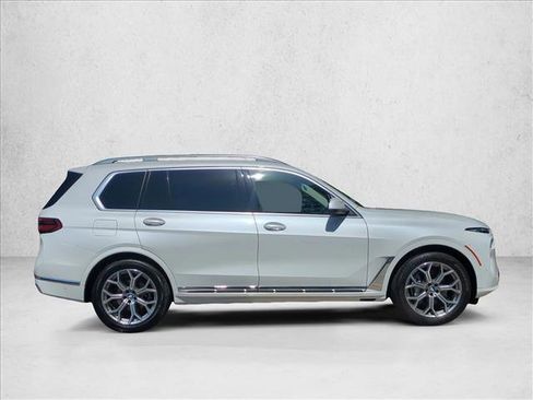 Used 2024 BMW X7 xDrive40i w/ Premium Package AWD/4WD image 4