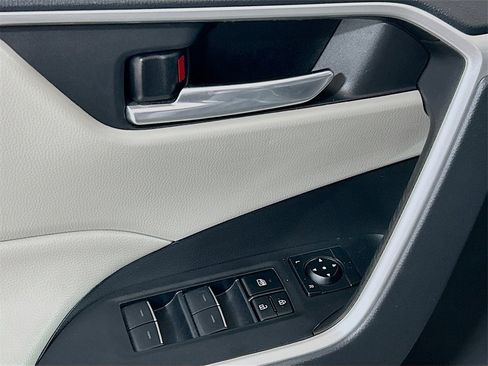 Used 2023 Toyota RAV4 XLE image 15