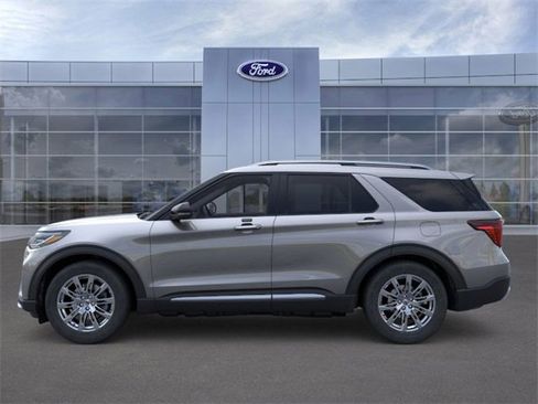 New 2026 Ford Explorer Platinum image 3
