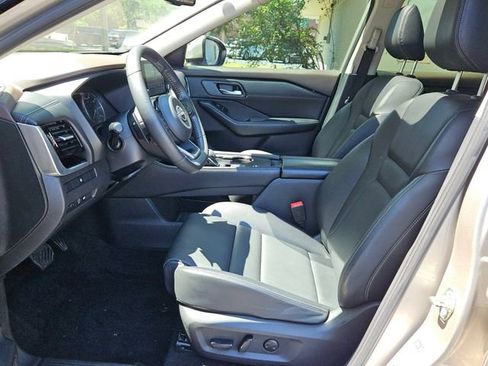 Used 2023 Nissan Rogue SL FWD image 10