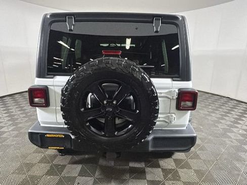 Used 2019 Jeep Wrangler Unlimited Sport AWD/4WD image 3