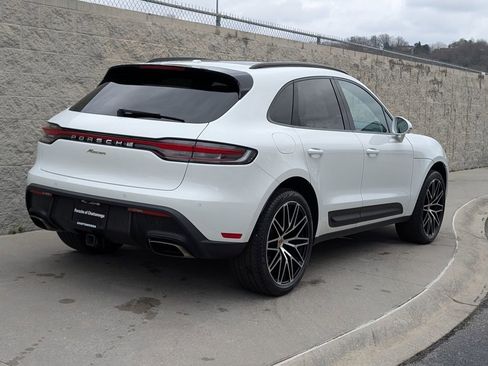 Certified 2023 Porsche Macan image 7