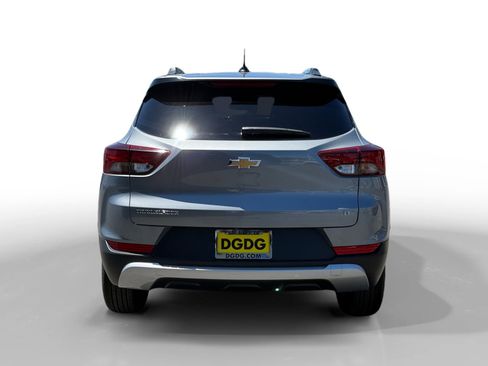 Used 2023 Chevrolet TrailBlazer LT w/ Convenience Package FWD image 4