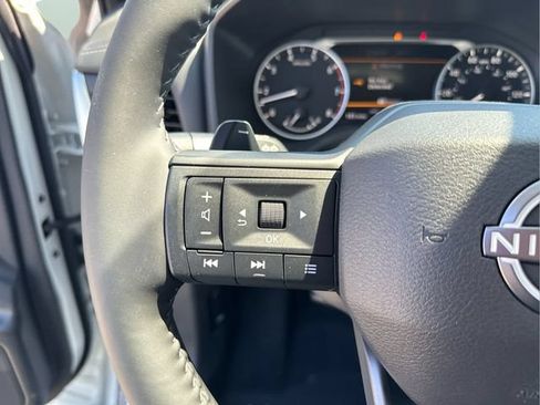 Used 2025 Nissan Rogue SV AWD/4WD image 14