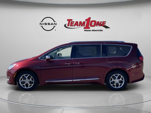 Used 2017 Chrysler Pacifica Limited w/ UConnect Theater Package image 5