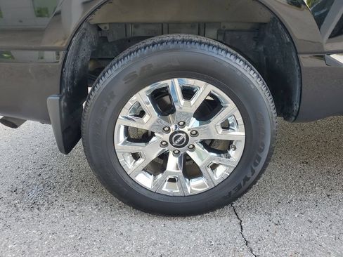Certified 2024 Nissan Titan SV w/ SV Convenience Package AWD/4WD image 5