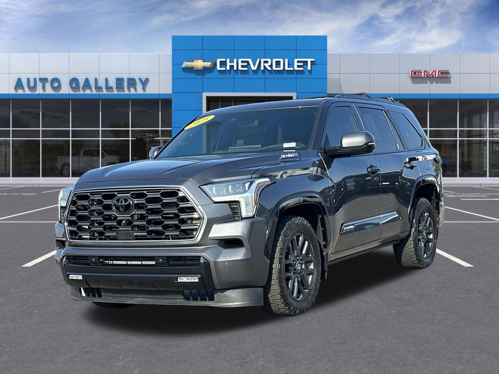 Used 2025 Toyota Sequoia Platinum AWD/4WD image 1