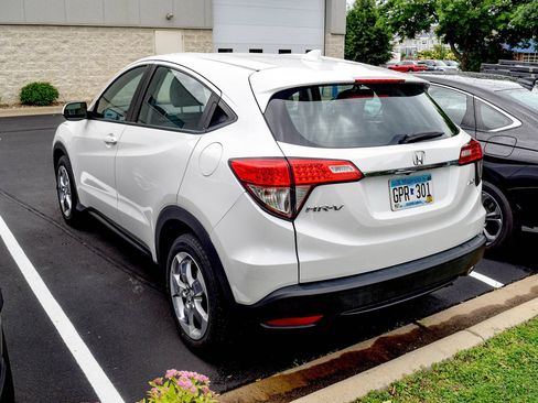 Used 2021 Honda HR-V LX image 18