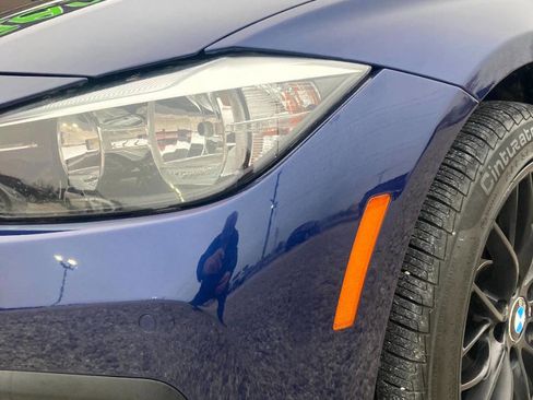 Used 2017 BMW 320i xDrive Sedan image 3